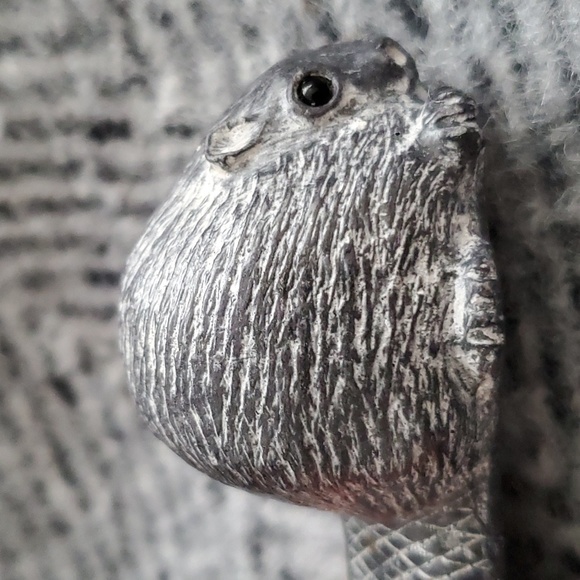 VTG Wolf Original Beaver Sculpture Canadian Resin Cast Carving Figurine - Picture 6 of 9